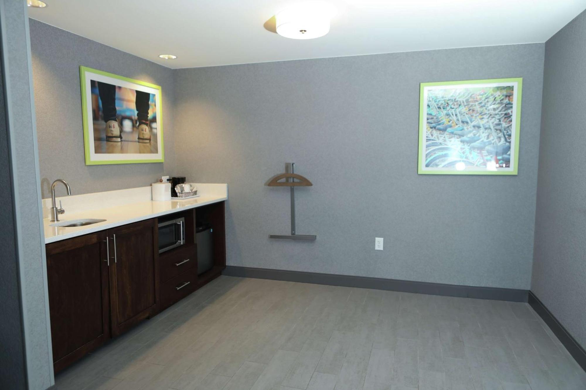 Hampton Inn & Suites Burlington Zewnętrze zdjęcie