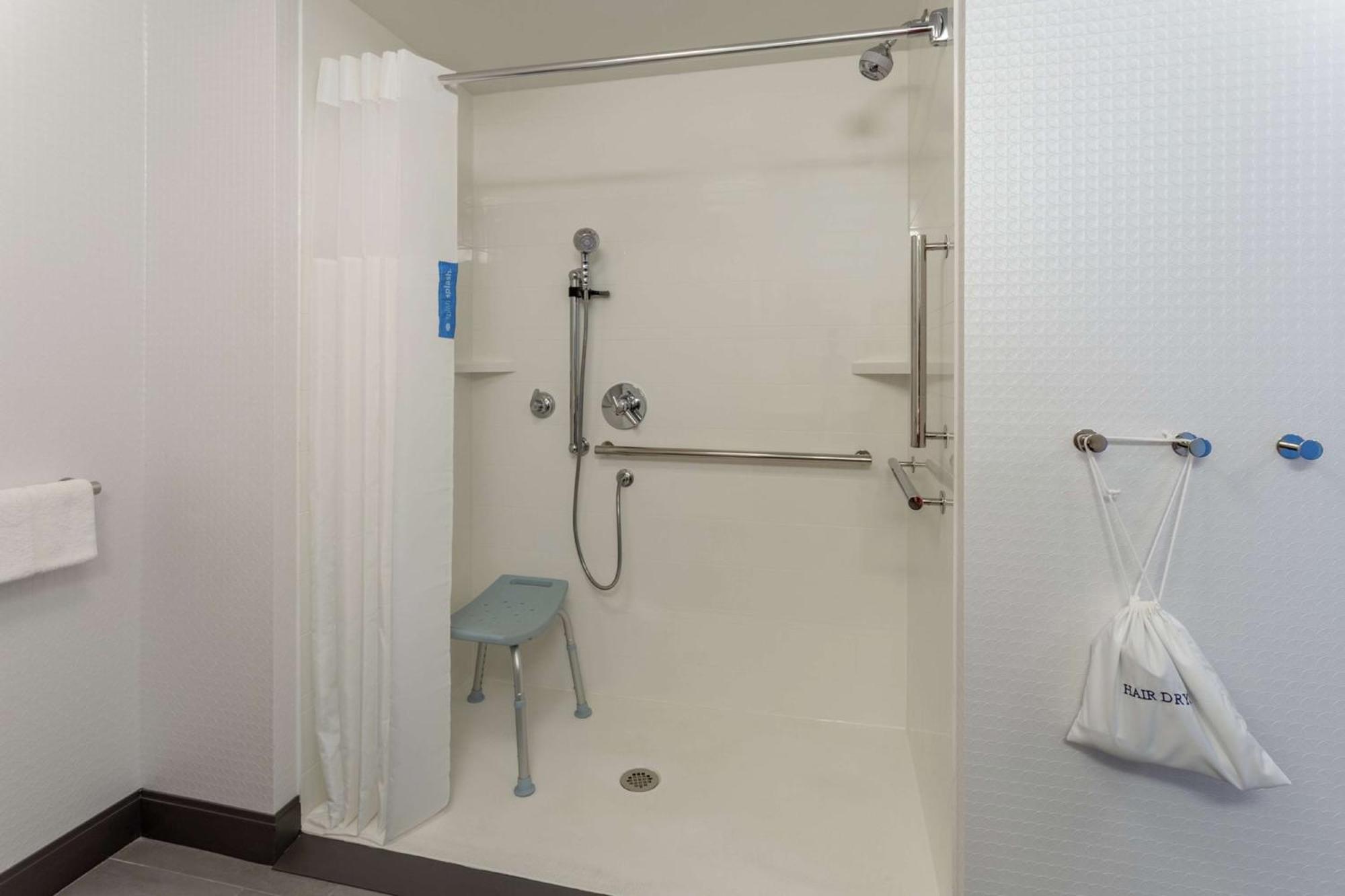 Hampton Inn & Suites Burlington Zewnętrze zdjęcie