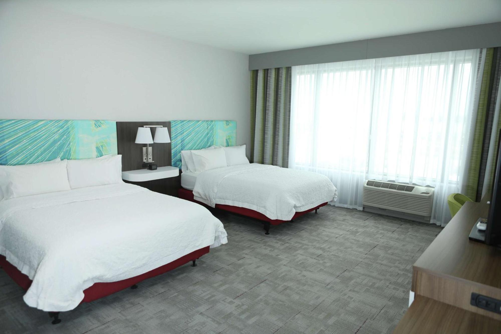 Hampton Inn & Suites Burlington Zewnętrze zdjęcie