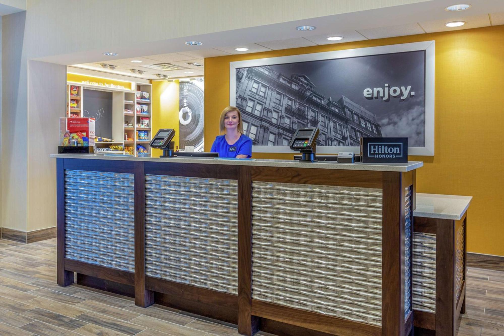 Hampton Inn & Suites Burlington Zewnętrze zdjęcie