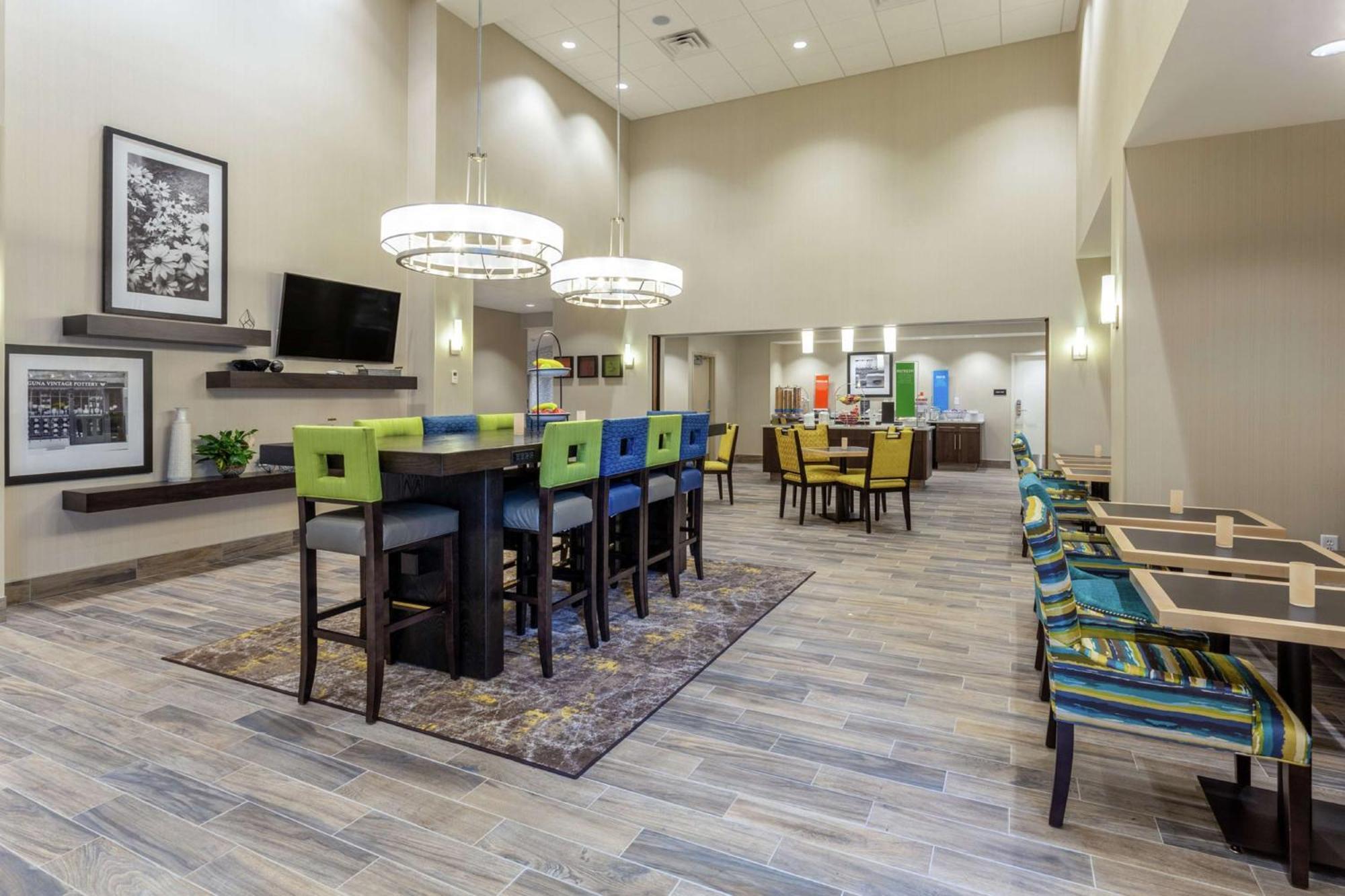 Hampton Inn & Suites Burlington Zewnętrze zdjęcie